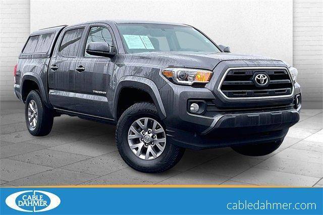 2017 Toyota Tacoma SR5 4WD photo