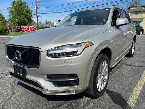 2018 Volvo XC90 Momentum AWD photo