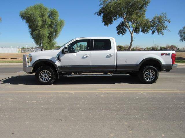 2017 Ford F-350 Super Duty Lariat 4WD photo