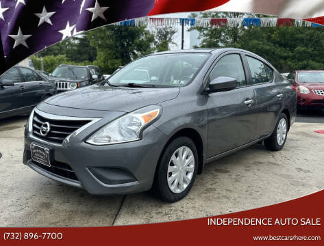 2016 Nissan Versa SV FWD photo