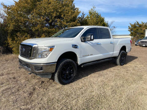 2017 Nissan Titan XD SV 4WD photo