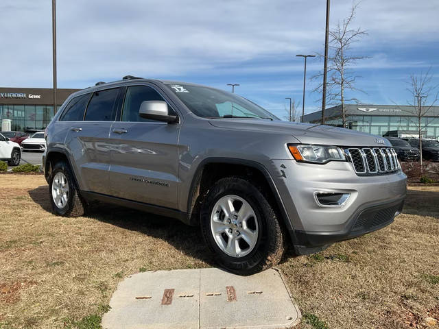 2017 Jeep Grand Cherokee Laredo RWD photo