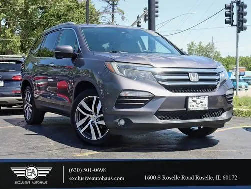 2017 Honda Pilot Touring AWD photo