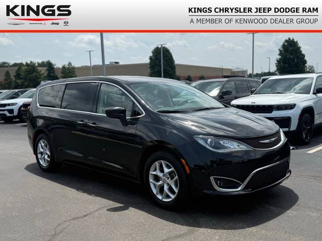 2018 Chrysler Pacifica Minivan Touring Plus FWD photo
