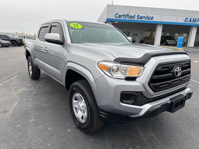 2017 Toyota Tacoma SR 4WD photo