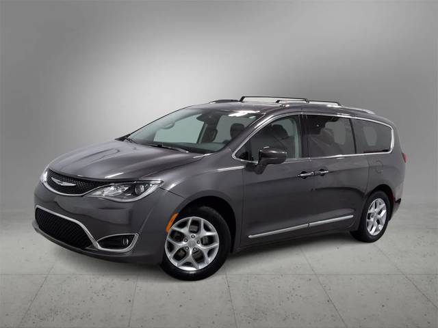2018 Chrysler Pacifica Minivan Touring L FWD photo