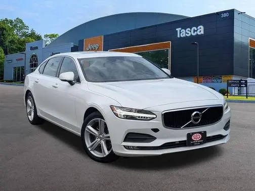 2018 Volvo S90 Momentum AWD photo
