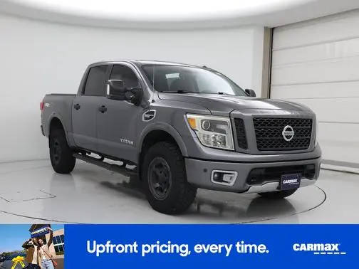 2017 Nissan Titan PRO-4X 4WD photo