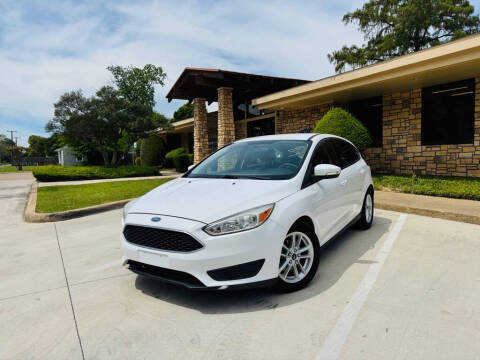 2017 Ford Focus SE FWD photo