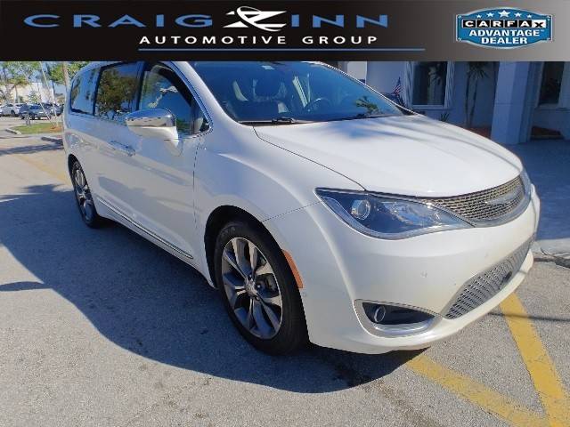 2018 Chrysler Pacifica Minivan Limited FWD photo
