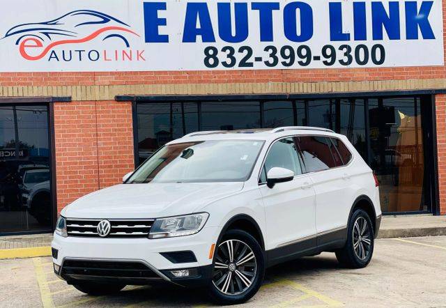 2018 Volkswagen Tiguan SEL FWD photo