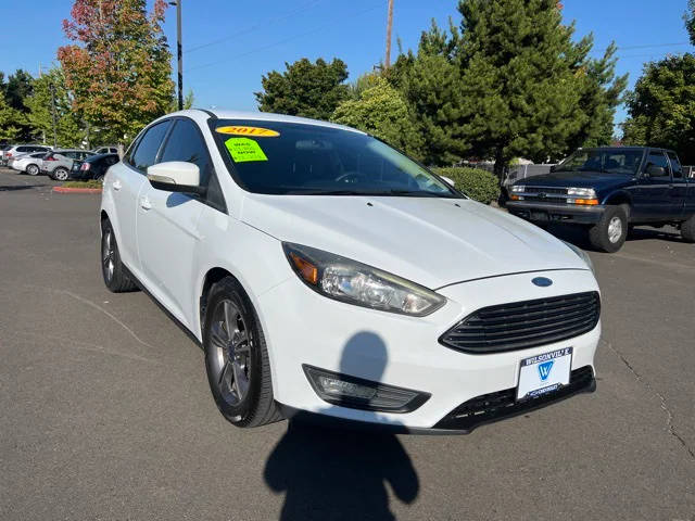 2017 Ford Focus SE FWD photo