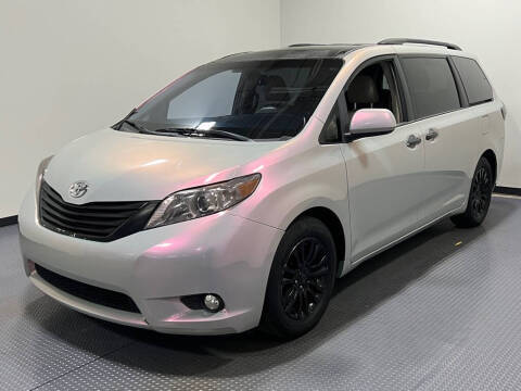 2017 Toyota Sienna XLE Premium FWD photo