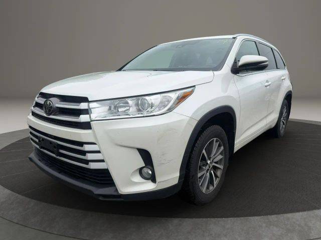2017 Toyota Highlander XLE AWD photo