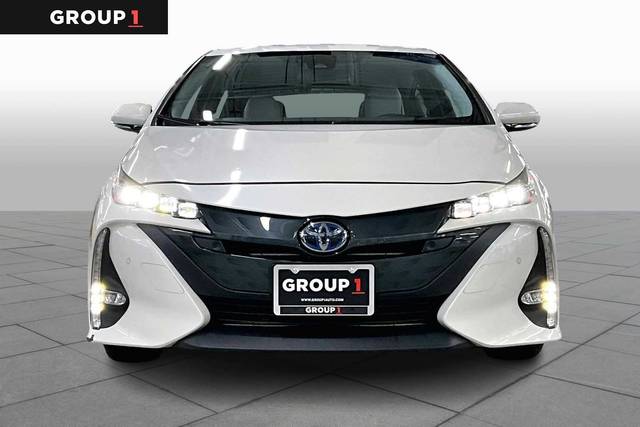 2017 Toyota Prius Prime Advanced FWD photo