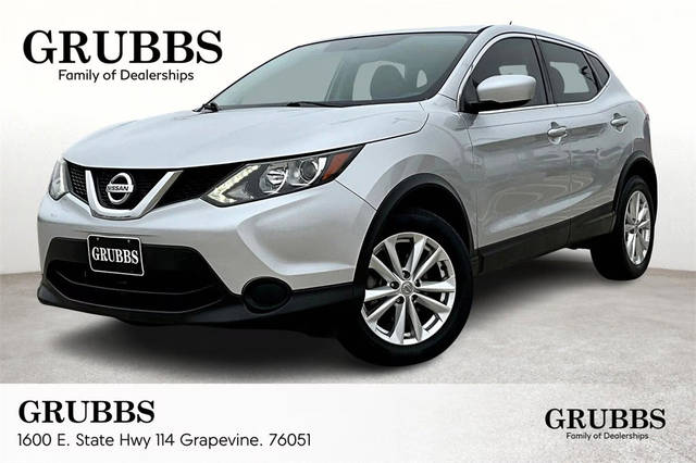 2017 Nissan Rogue Sport S FWD photo