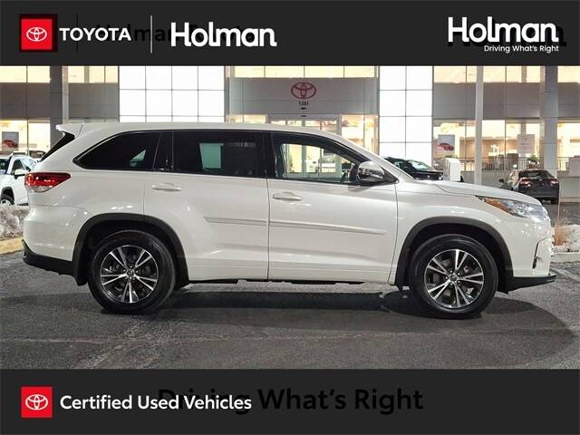 2017 Toyota Highlander LE AWD photo