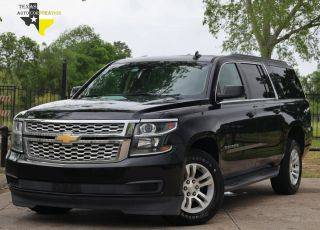 2017 Chevrolet Suburban LT RWD photo