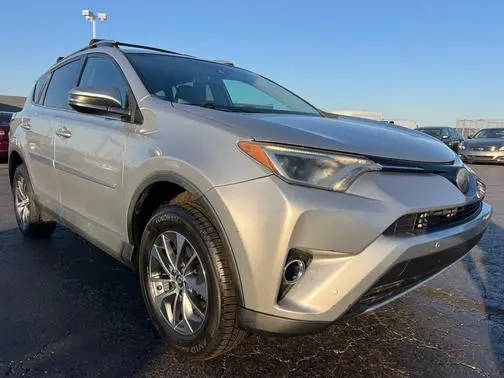 2018 Toyota RAV4 XLE AWD photo