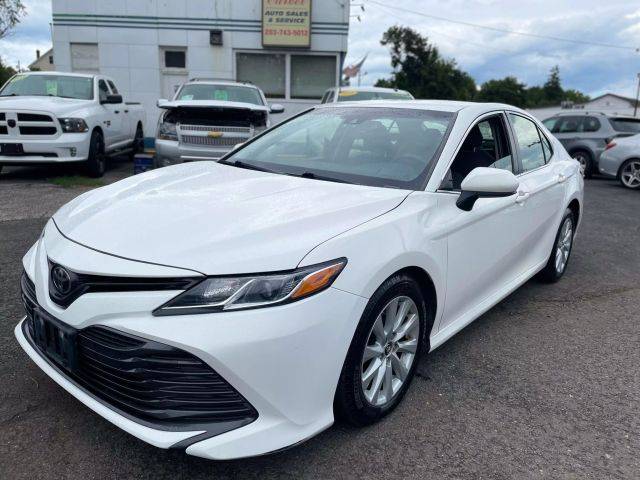 2018 Toyota Camry LE FWD photo