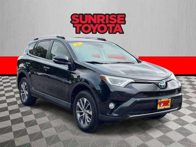2017 Toyota RAV4 XLE AWD photo