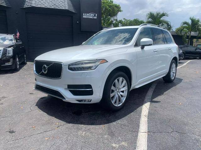 2016 Volvo XC90 T6 Momentum AWD photo