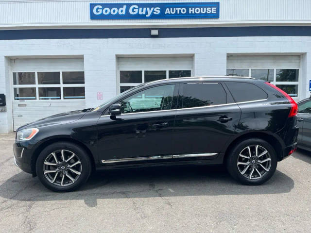 2017 Volvo XC60 Dynamic AWD photo