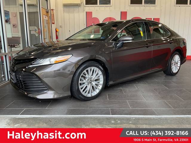 2018 Toyota Camry XLE FWD photo