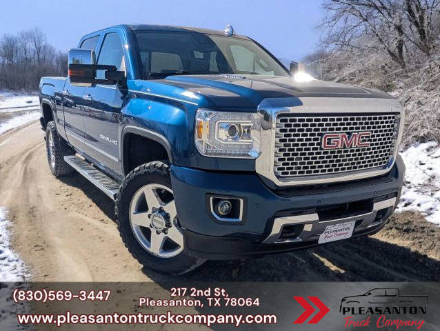 2015 GMC Sierra 2500HD Denali 4WD photo