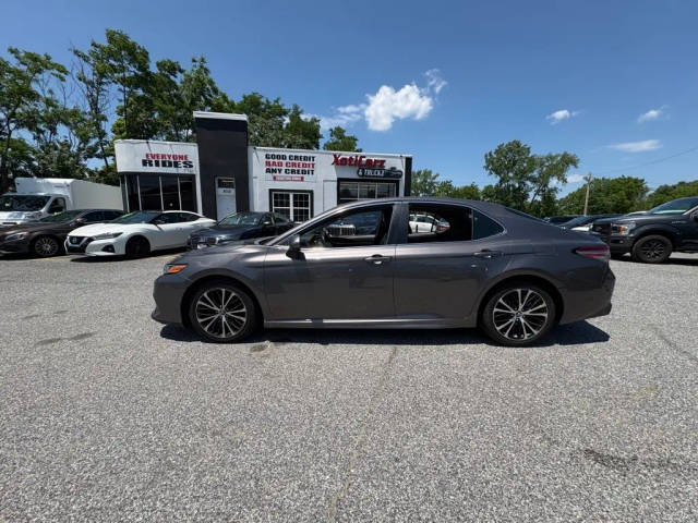 2018 Toyota Camry SE FWD photo
