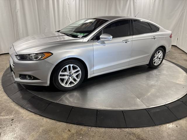2016 Ford Fusion SE FWD photo