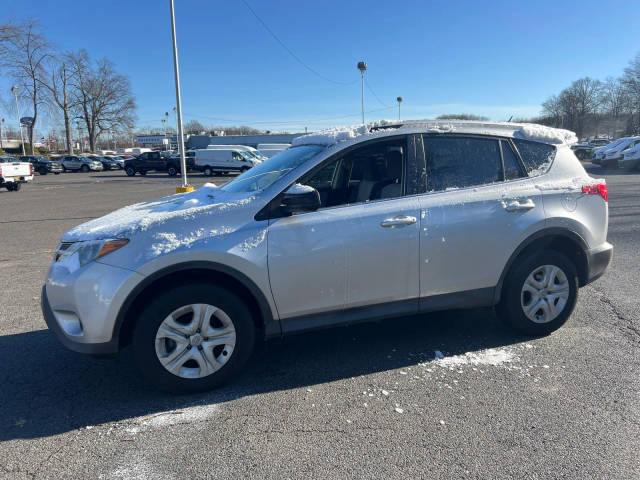 2015 Toyota RAV4 LE FWD photo