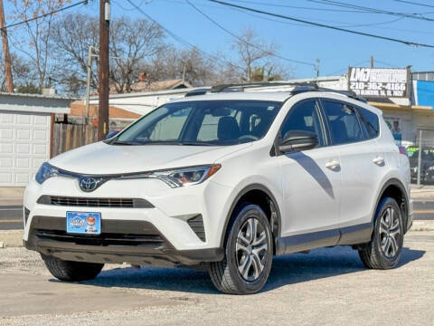 2018 Toyota RAV4 LE FWD photo