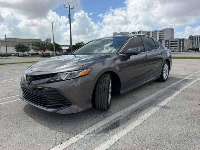 2018 Toyota Camry LE FWD photo