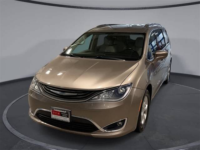 2018 Chrysler Pacifica Minivan Hybrid Touring L FWD photo