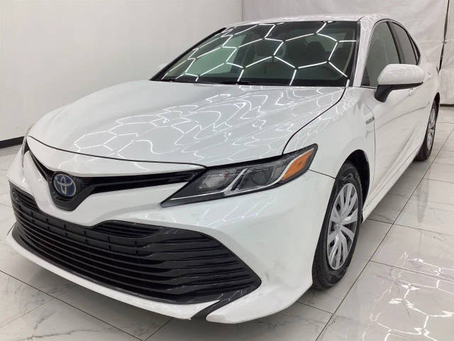 2018 Toyota Camry Hybrid LE FWD photo