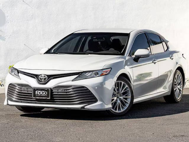 2018 Toyota Camry XLE FWD photo
