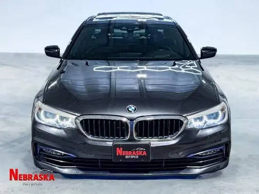 2018 BMW 5 Series 530i xDrive AWD photo