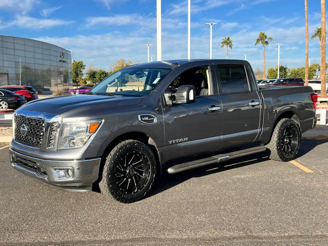 2017 Nissan Titan SV RWD photo