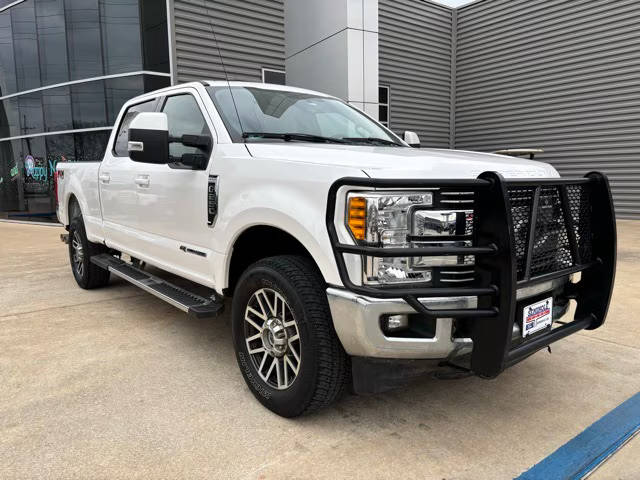 2017 Ford F-250 Super Duty Lariat 4WD photo