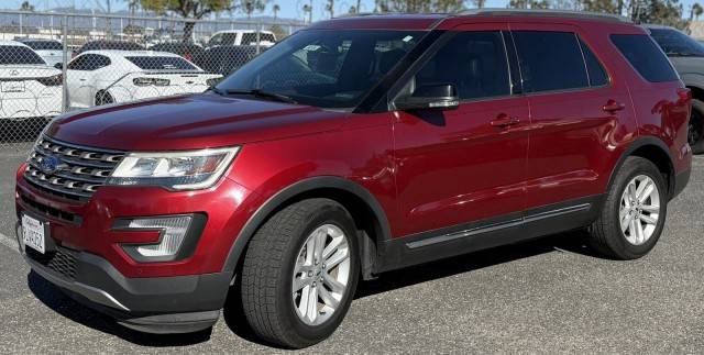 2017 Ford Explorer XLT FWD photo