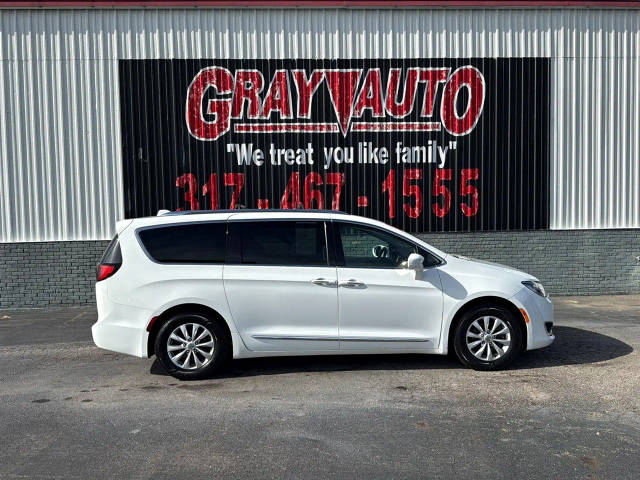 2018 Chrysler Pacifica Minivan Touring L FWD photo