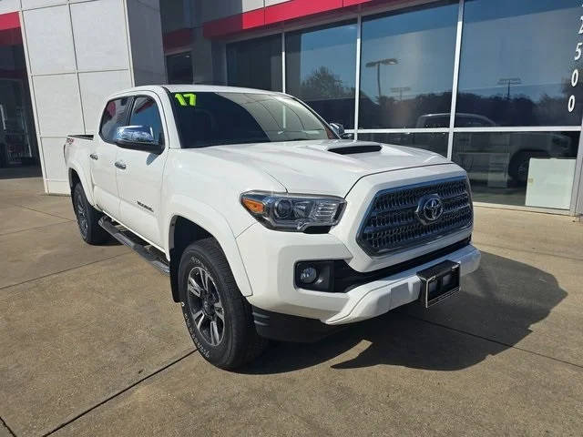 2017 Toyota Tacoma TRD Sport 4WD photo