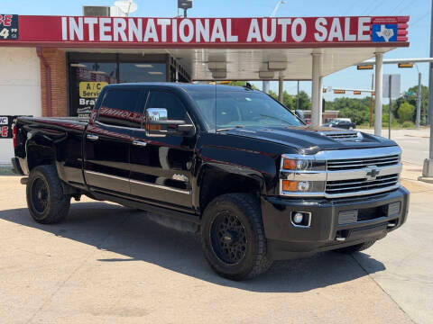 2018 Chevrolet Silverado 2500HD High Country 4WD photo