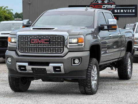 2018 GMC Sierra 2500HD Denali 4WD photo