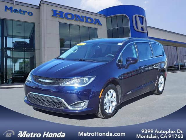 2018 Chrysler Pacifica Minivan Touring Plus FWD photo