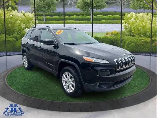2018 Jeep Cherokee Latitude Plus 4WD photo