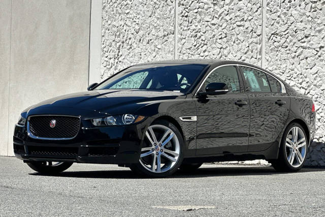 2018 Jaguar XE 35t Premium RWD photo