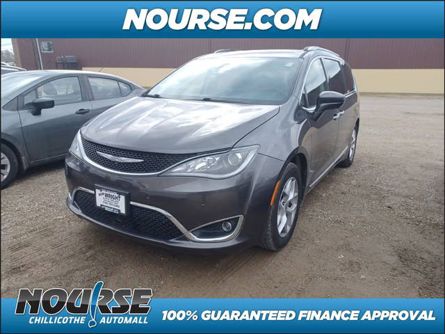 2018 Chrysler Pacifica Minivan Touring L Plus FWD photo