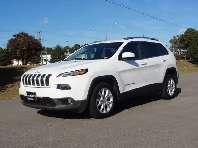 2018 Jeep Cherokee Latitude Plus FWD photo